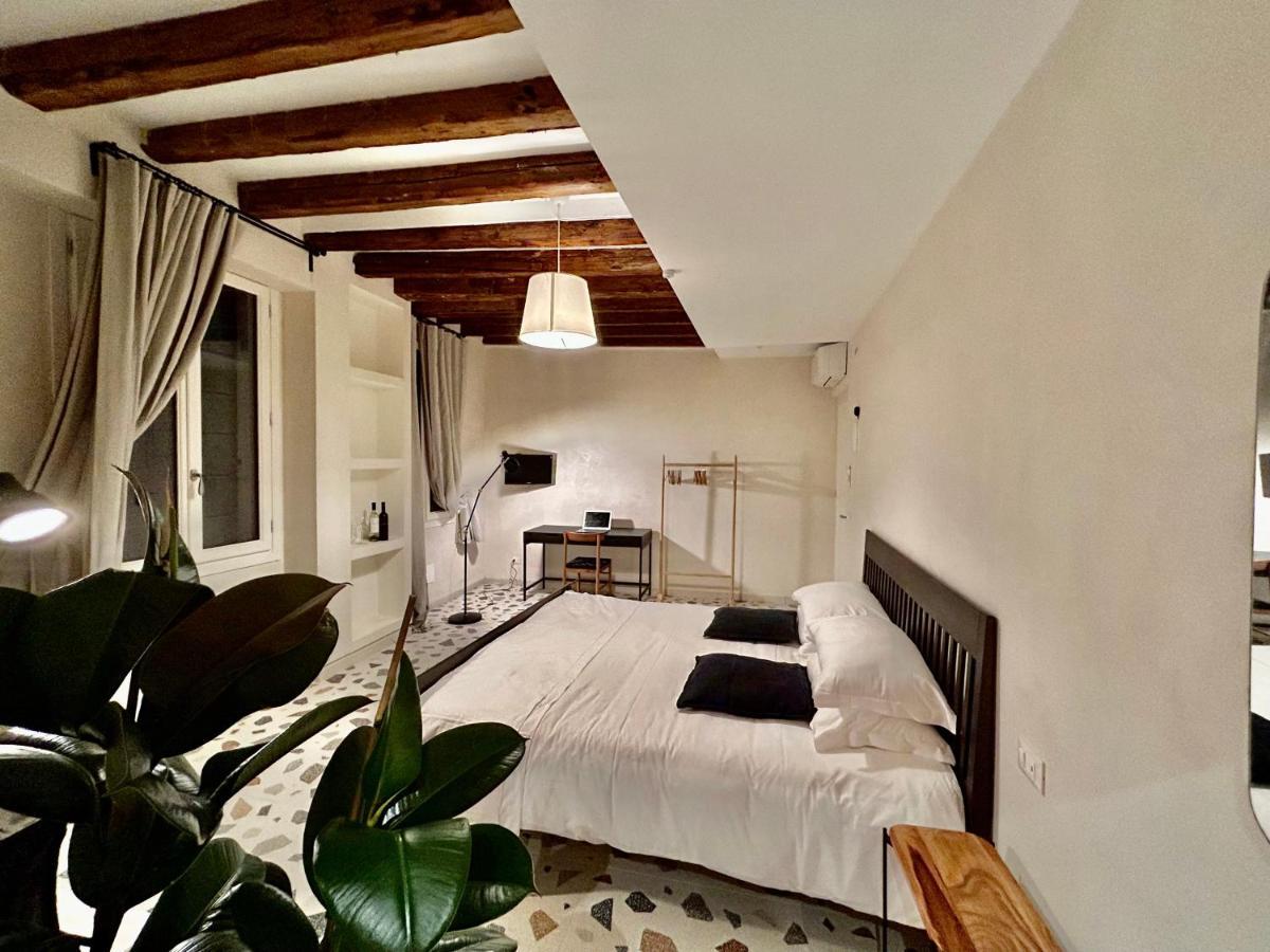 Farini Suites Wi-Fi Venise Extérieur photo